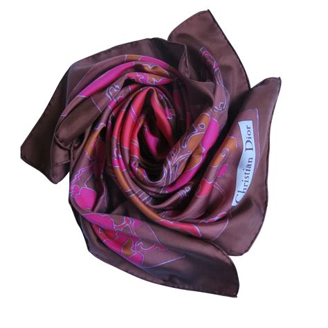 foulard dior facory|foulard carré de soie.